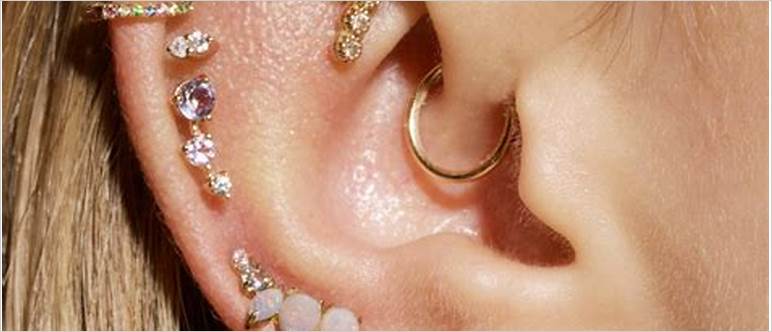 Piercing pictures ear